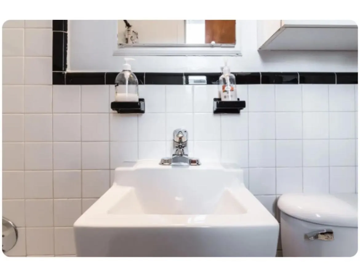 Spacious Apartment Near Olympic Stadium, Free Street Parking Montreal 0*,  Canada